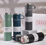 בקבוק תרמי לשמירה על חום וקור